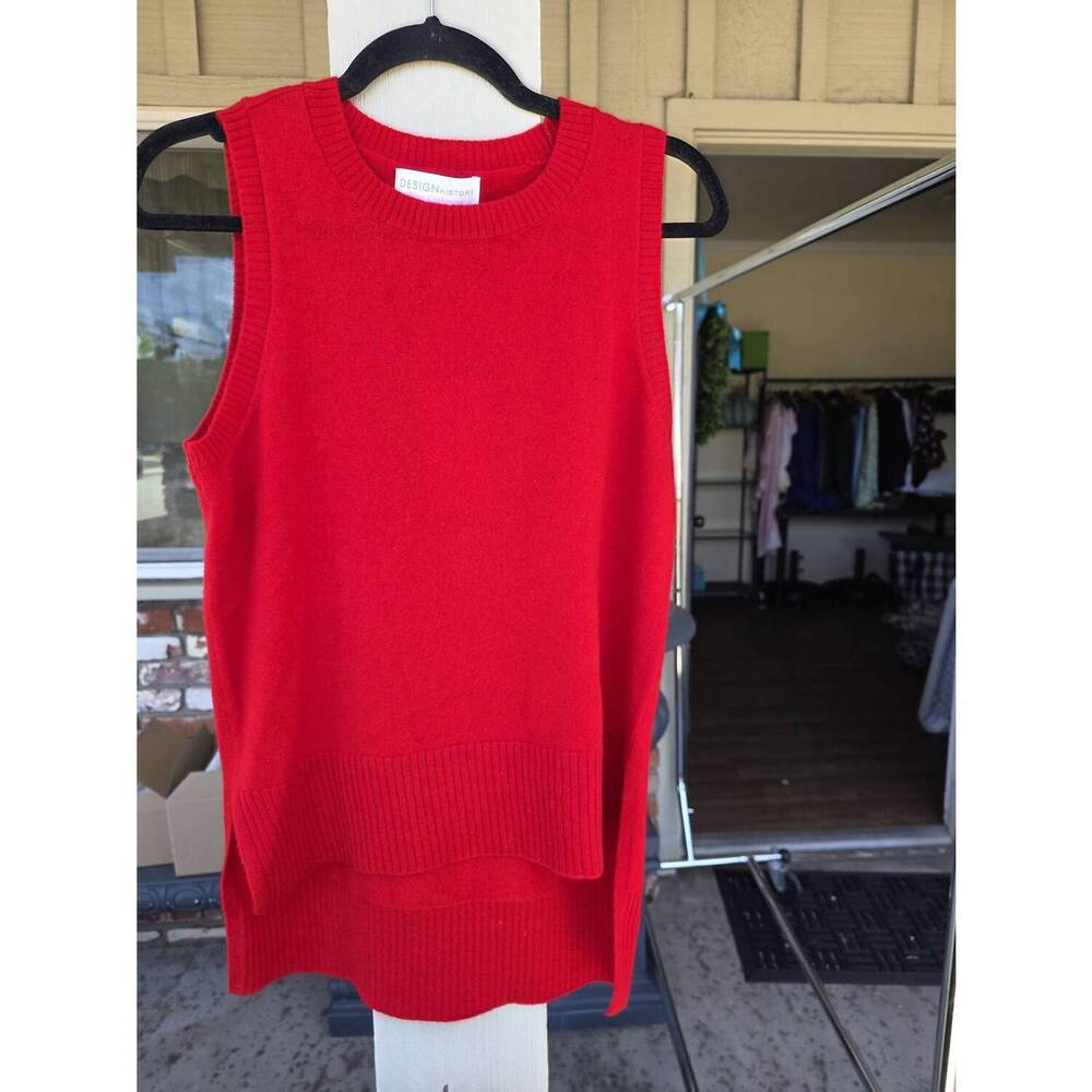 NEW DESIGN HISTORY women's sleeveless sweater vest in red